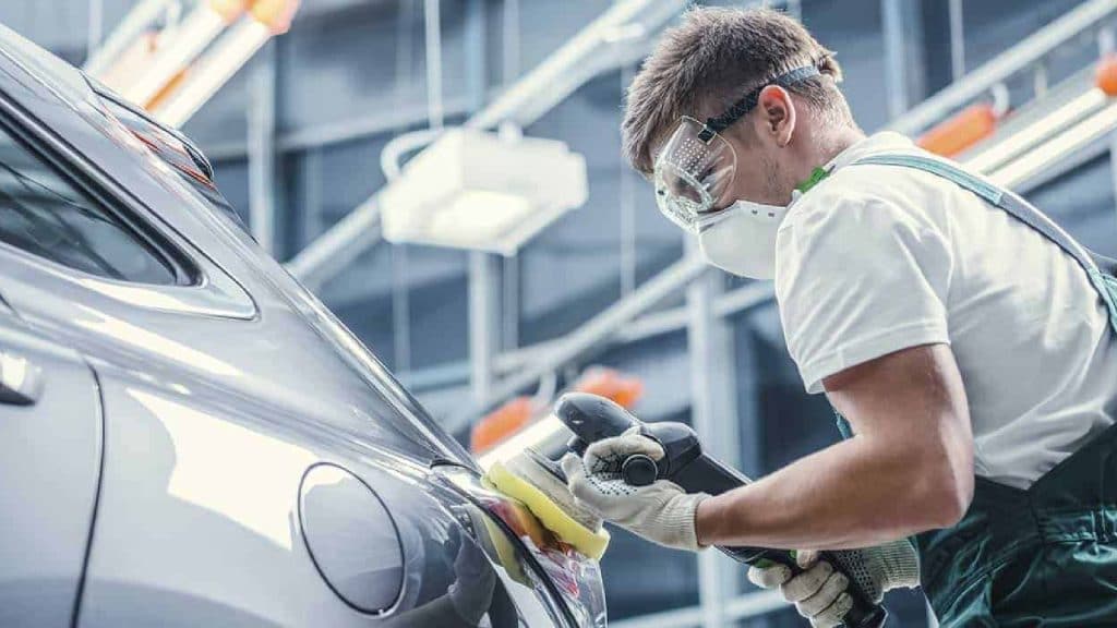 Chapistas y pintores oficiales de primera automoción